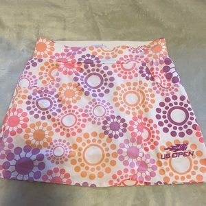 Garb pattern tennis skirt.